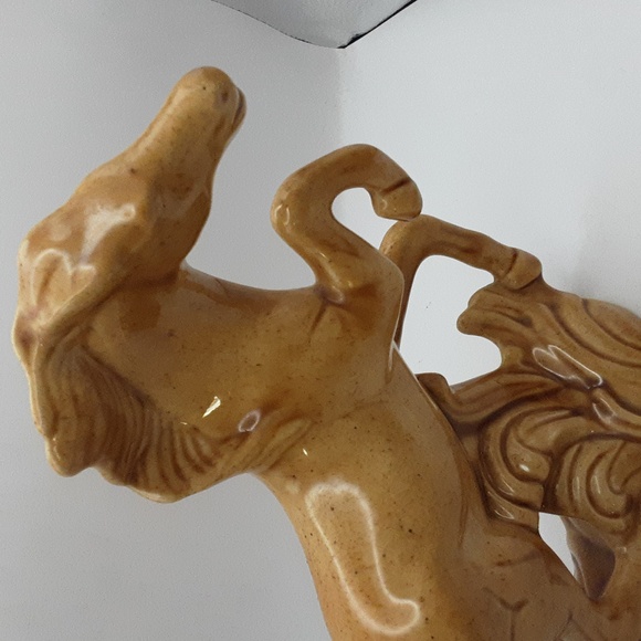 Vintage  Ceramic Horse Sculpture 7.5" X 7.5" Golden Wheat Colour - Picture 9 of 13